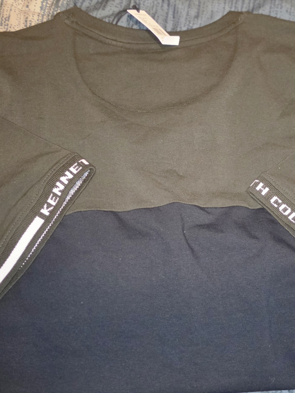 Kenneth Cole Two-Tone Black Crewneck Short Sleeve Shirt